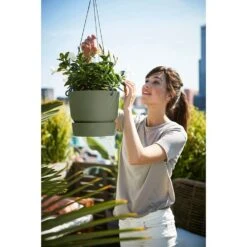 Elho 24cm Leaf Green Greenville Hanging Basket Planter 10 Elho 24cm Leaf Green Greenville Hanging Basket Planter -PlantCraft Sales Shop 8711904332440 4